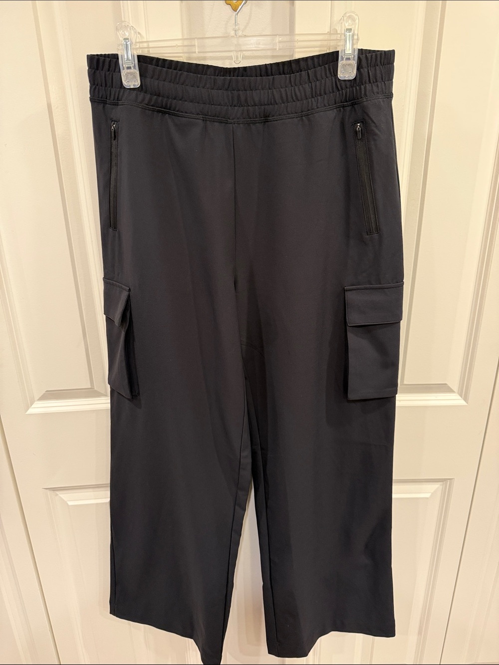 Beyond Yoga Black Wide-Leg Cargo Pants